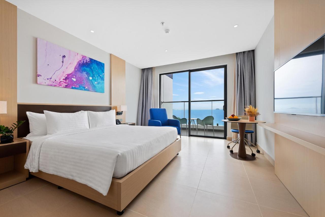 The Empyrean Cam Ranh Beach Resort 외부 사진